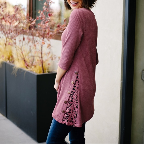 Buttons & Lace Into The Breach Blouse - Picture 3 of 8